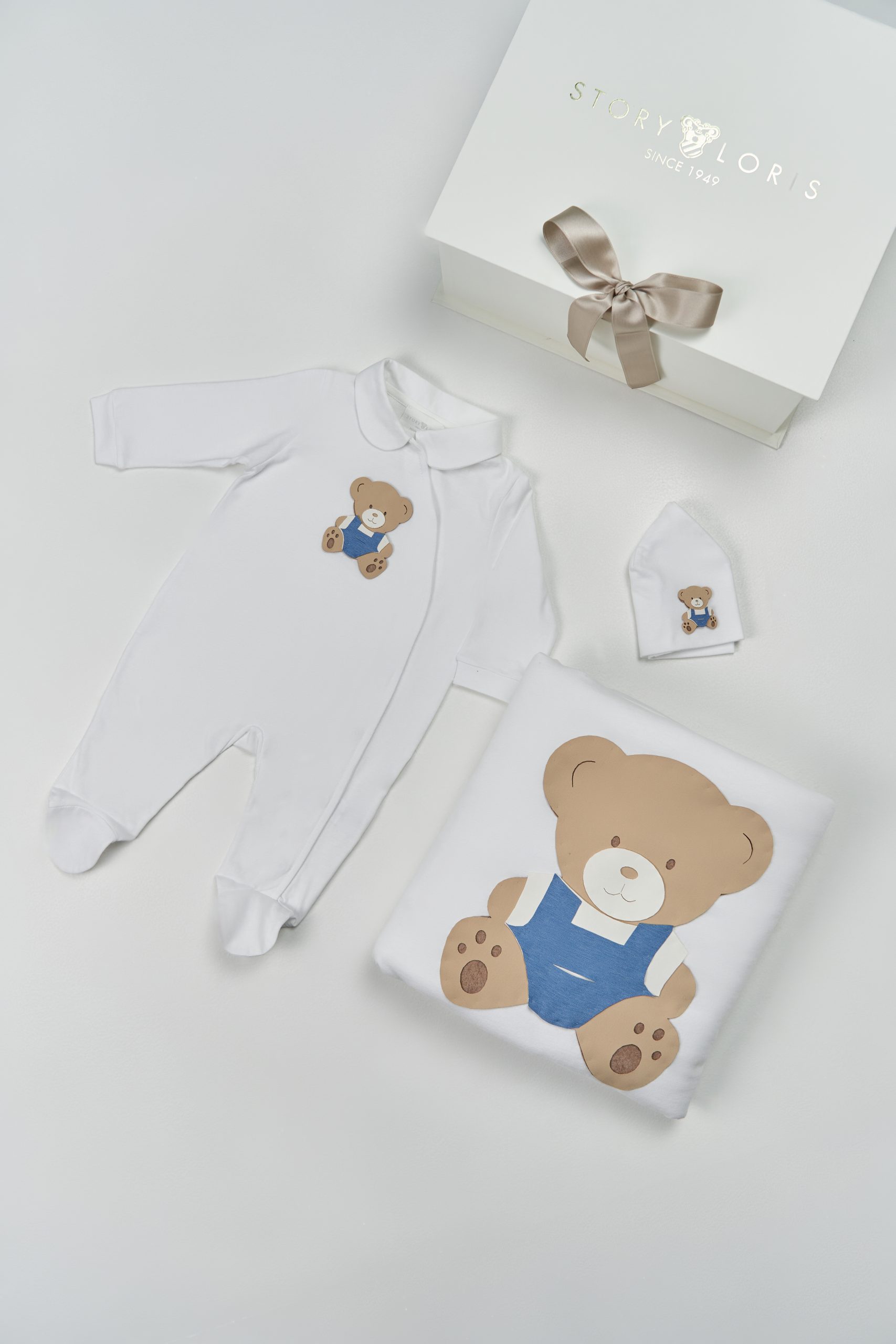 Комбинезон,одеяло и шапка в упаковке STORY LORIS белый Девочки 1 м